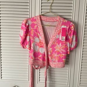 Cute, cropped Lily top